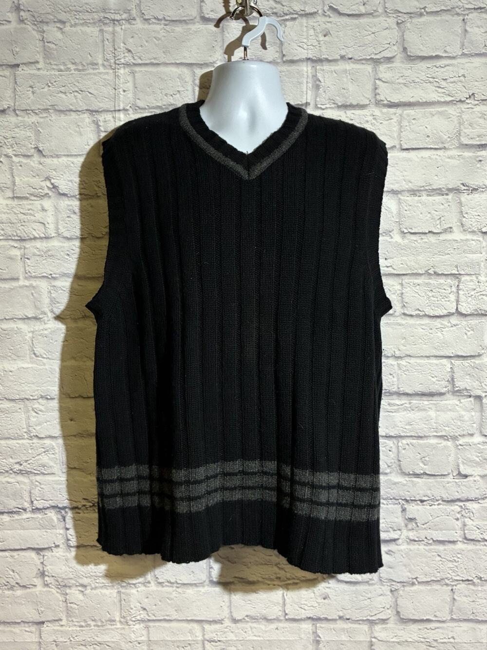 Pure Stuff Men’s XL Lambswool Sweater Vest Black Gray Stripe V Neck